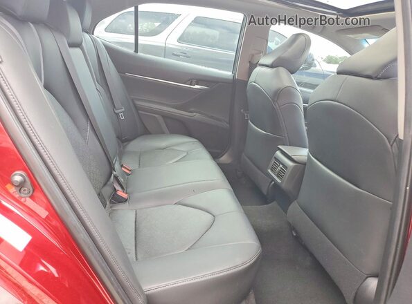 4T1B61HK9JU567316 2018 TOYOTA CAMRY Красный Вид задней части салона