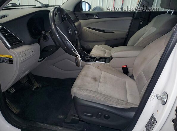 KM8J3CA24JU637976 2018 HYUNDAI TUCSON White Widok deski rozdzielczej