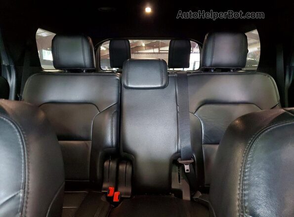 1FM5K8DH3JGB24878 2018 FORD EXPLORER Gray Widok wnętrza z tyłu
