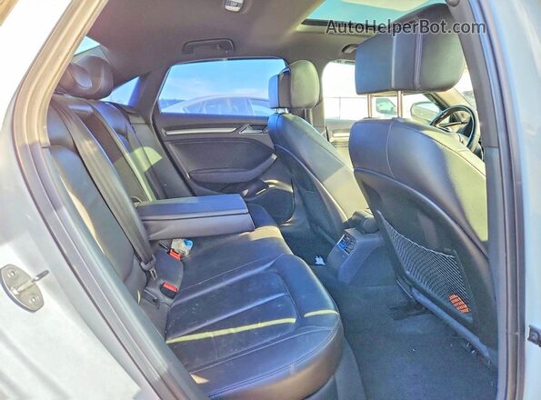 WAUAUGFF0J1031237 2018 AUDI A3 White Вид задньої частини салону