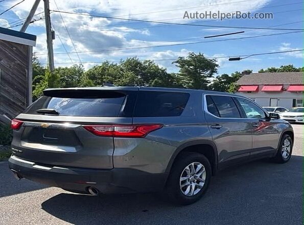 1GNEVFKW2JJ166728 2018 CHEVROLET TRAVERSE Gray Front view