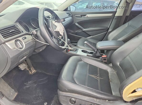 1VWLA7A38KC004968 2019 VOLKSWAGEN PASSAT White Dashboard view