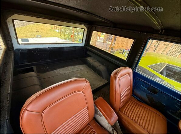 1D37281C0L0 1966 FORD BRONCO Синий Вид салона спереди