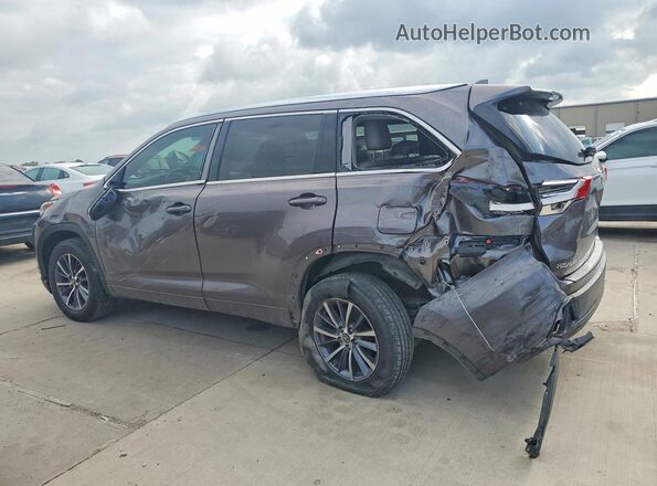 5TDKZRFH3HS526048 2017 TOYOTA HIGHLANDER Серебряный Задняя левая четверть