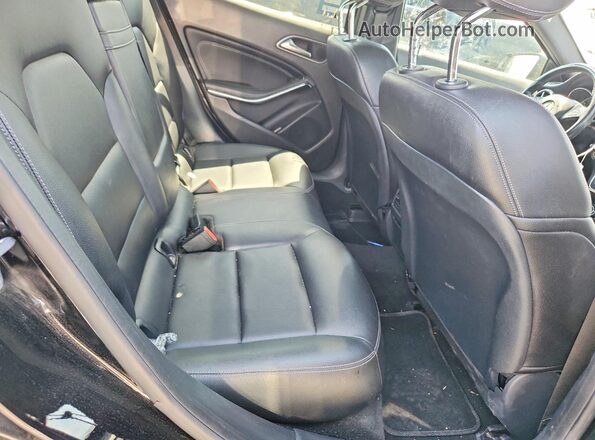 WDCTG4EB7KU005664 2019 MERCEDES-BENZ GLA Black ძრავის განყოფილების ხედი