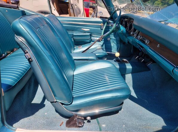 242678B116335 1968 PONTIAC UK Бирюзовый Вид салона спереди