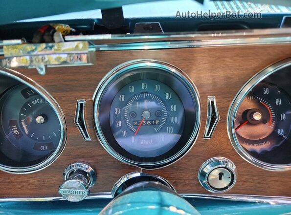 242678B116335 1968 PONTIAC UK Бирюзовый Вид щитка приборов