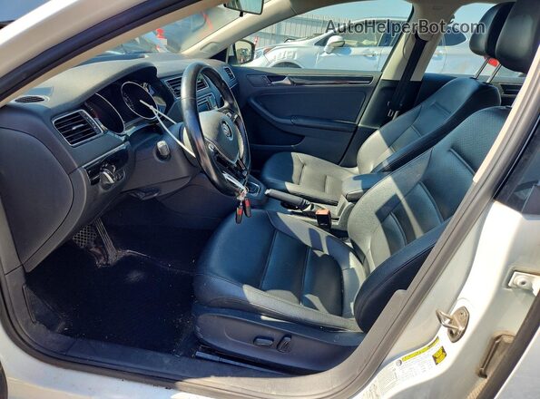 3VWL17AJ4HM259591 2017 VOLKSWAGEN JETTA White Вид панелі приладів
