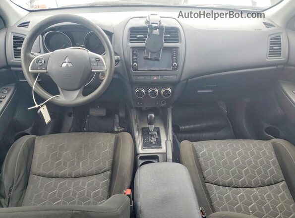 JA4ARUAU6PU010211 2023 MITSUBISHI OUTLANDER Серебряный Вид щитка приборов