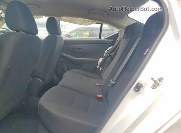 3N1AB8BV2SY378788 2025 NISSAN SENTRA White Widok wnętrza z tyłu