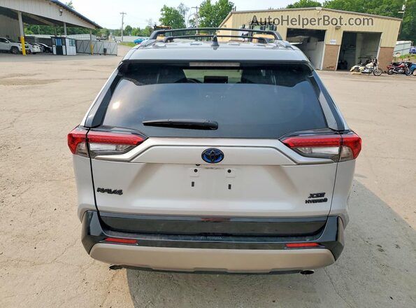2T3E6RFV5RW053054 2024 TOYOTA RAV4 Silver Front interior view