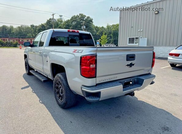 1GCVKREC3JZ373599 2018 CHEVROLET SILVERADO Серебряный Задняя правая четверть