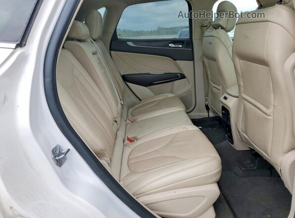 5LMCJ3C94KUL13319 2019 LINCOLN MKC Белый Вид подкапотного пространства