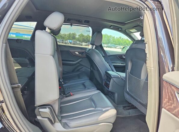 WA1LXAF78LD000614 2020 AUDI Q7 Black Engine compartment view