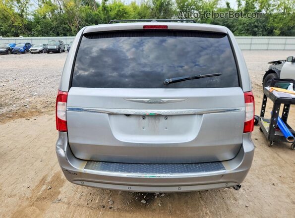 2C4RC1CGXGR304319 2016 CHRYSLER TOWN Silver Вид салону спереду