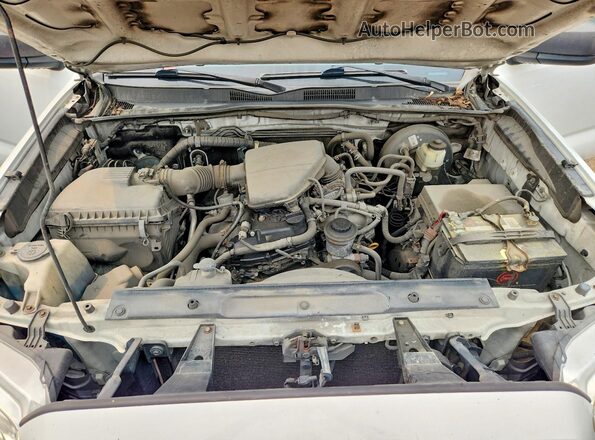 5TFRX5GN8JX112703 2018 TOYOTA TACOMA White Вид задньої частини салону