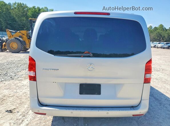 WD4PG2EE9K3574646 2019 MERCEDES-BENZ METRIS Silver Front interior view