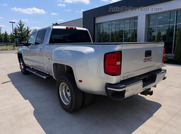 1GT42YEY3JF193722 2018 GMC SIERRA Silver Front right