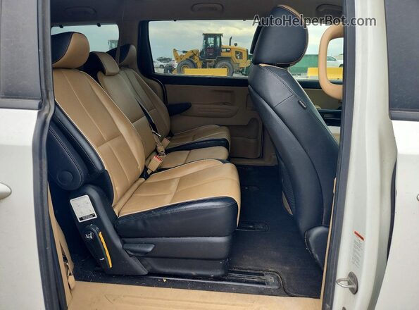 KNDMB5C18K6515163 2019 KIA SEDONA Белый Вид подкапотного пространства