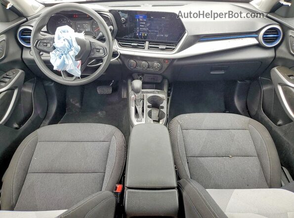 KL77LFE20RC002391 2024 CHEVROLET TRAX White Widok zestawu wskaźników