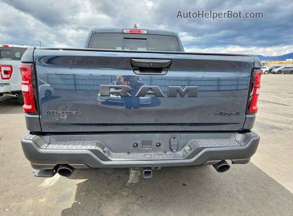 1C6SRFLP2SN657325 2025 RAM 1500 Charcoal Widok wnętrza z przodu