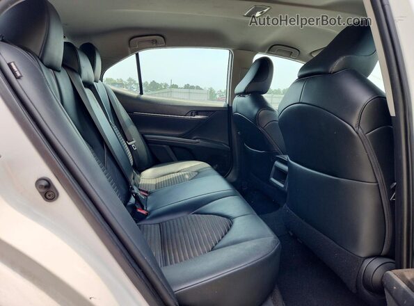 4T1G11AK7MU577331 2021 TOYOTA CAMRY White უკანა სალონის ხედი