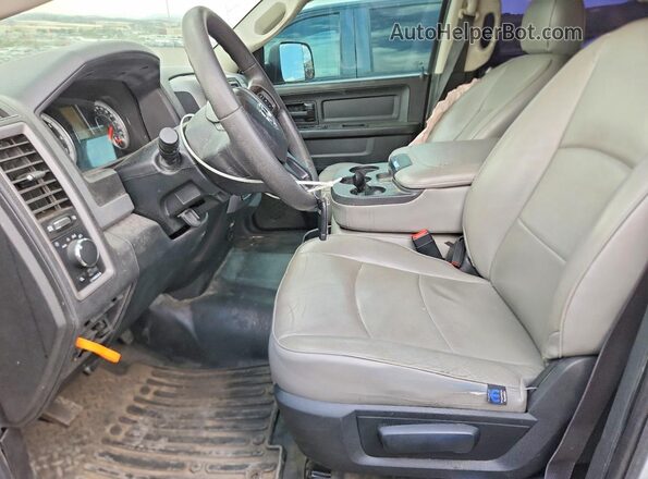 1C6RR7ST7JS314030 2018 RAM 1500 White Vista del salpicadero