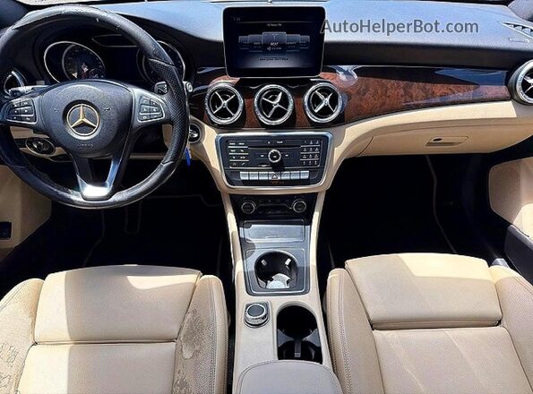 WDDSJ4EB0JN570193 2018 MERCEDES-BENZ CLA-CLASS White Vista del cuadro de instrumentos