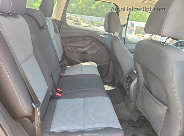 1FMCU9G93HUA82199 2017 FORD ESCAPE Red Widok komory silnika