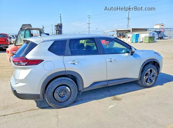 JN8BT3BB1SW155807 2025 NISSAN ROGUE Silver Trasero derecho