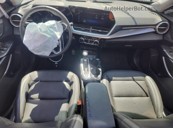 KL77LKE29RC056524 2024 CHEVROLET TRAX Бордовый Вид щитка приборов