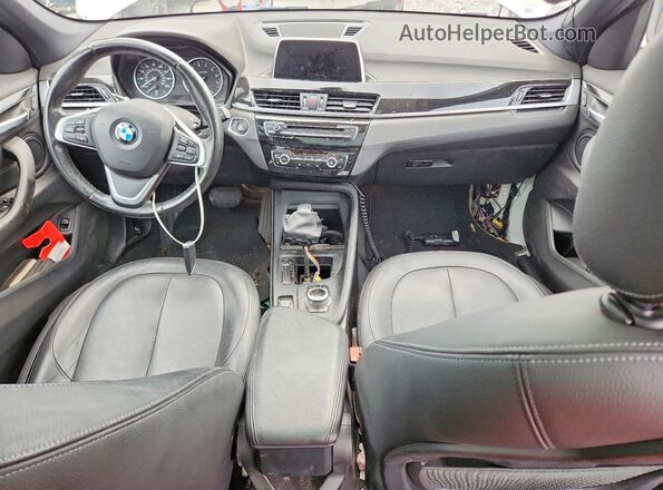 WBXHU7C31J5H42519 2018 BMW X1 White Vista del cuadro de instrumentos