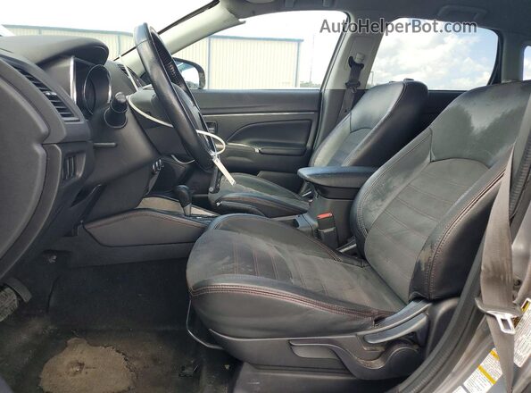 JA4AR3AW2JU018423 2018 MITSUBISHI OUTLANDER Gray წინა პანელის ხედი