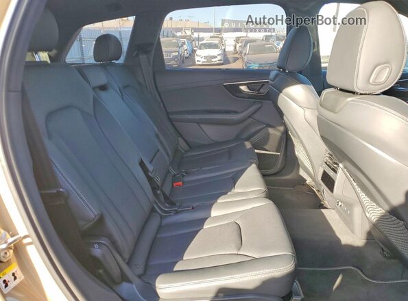 WA1VVBF78SD022700 2025 AUDI Q7 Tan ძრავის განყოფილების ხედი