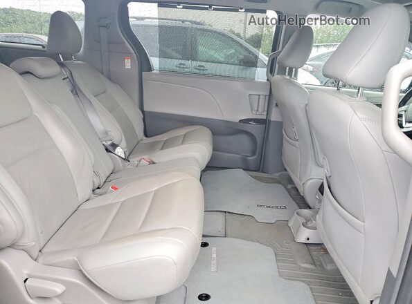 5TDYZ3DC3HS890503 2017 TOYOTA SIENNA Gray ძრავის განყოფილების ხედი