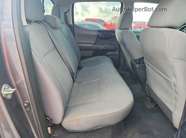 5TFAX5GN2KX157845 2019 TOYOTA TACOMA Gray უკანა სალონის ხედი