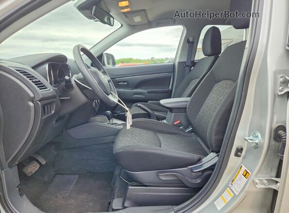 JA4ARUAU3SU000356 2025 MITSUBISHI OUTLANDER Silver Вид панелі приладів
