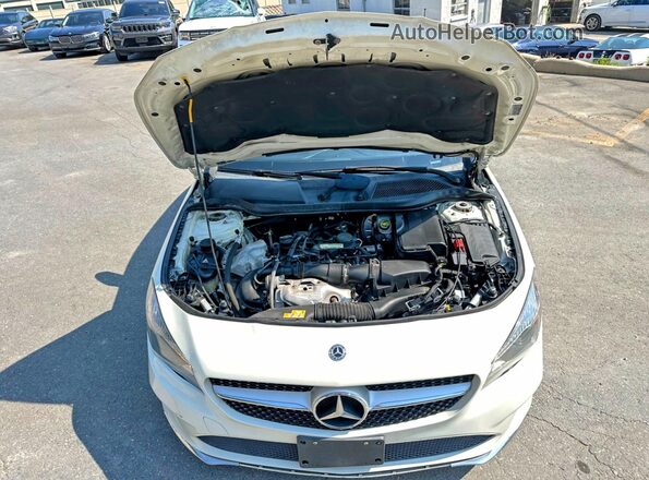 WDDSJ4GB6JN561771 2018 MERCEDES-BENZ CLA-CLASS White ხელსაწყოთა პანელის ხედი