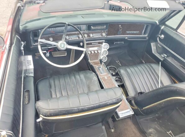 266677P244605 1967 PONTIAC GRAND Red Առջևի վահանակի տեսք