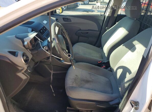 1G1JA6SH5G4174410 2016 CHEVROLET SONIC White Dashboard view