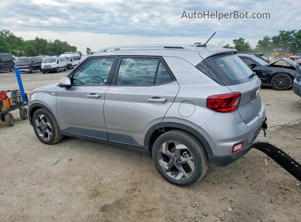 KMHRC8A33SU391674 2025 HYUNDAI VENUE Серебряный Задняя правая четверть