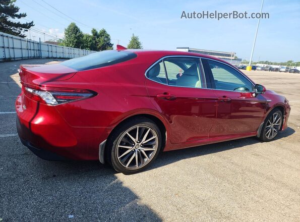 4T1F31AK7MU547266 2021 TOYOTA CAMRY Red Передня права чверть