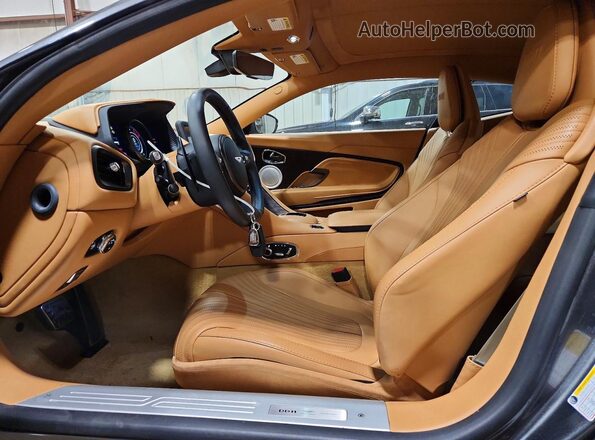 SCFRMFAV2HGL02578 2017 ASTON MARTIN DB11 Серый Вид панели приборов