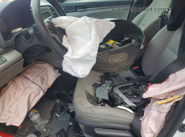 5NPD74LFXHH200922 2017 HYUNDAI ELANTRA Белый Вид панели приборов