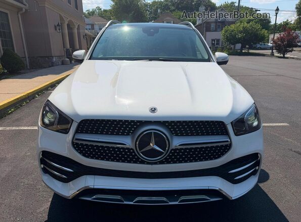 4JGFB4KB6NA685368 2022 MERCEDES-BENZ GLE White Front interior view