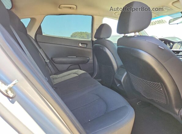 5XXGT4L37KG326950 2019 KIA OPTIMA Серебряный Вид задней части салона