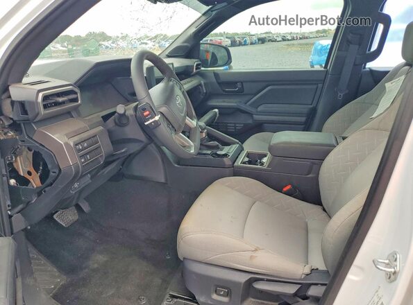 3TMKB5FN5SM027147 2025 TOYOTA TACOMA Белый Вид панели приборов