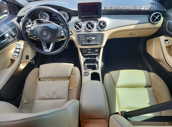 WDCTG4EB3GJ208902 2016 MERCEDES-BENZ GLA Blue Widok deski rozdzielczej