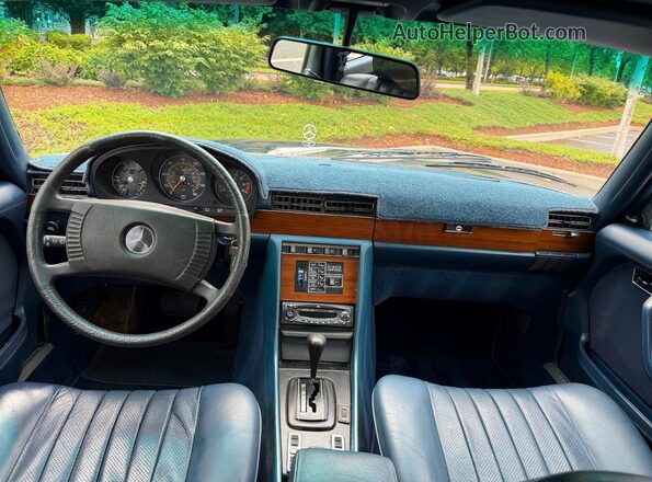 11603312062908 1977 MERCEDES-BENZ 450 Blue Widok tylnych siedzeń