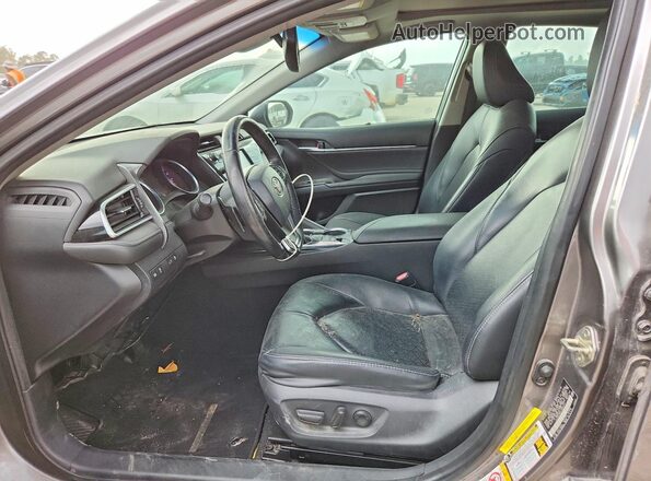 4T1B61HK5JU095311 2018 TOYOTA CAMRY Gray წინა პანელის ხედი